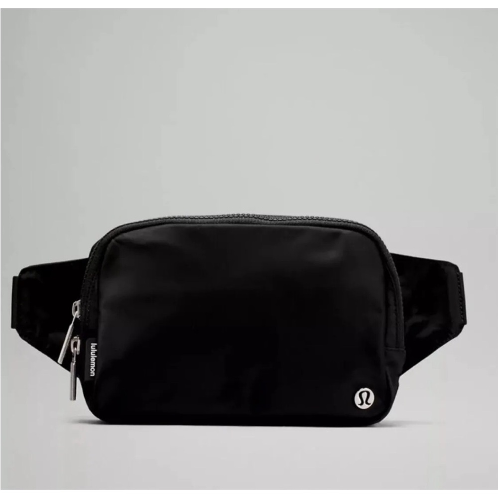 🆕 NWT Lululemon Everywhere Belt Bag 2L Black Large - Picture 2 of 10
